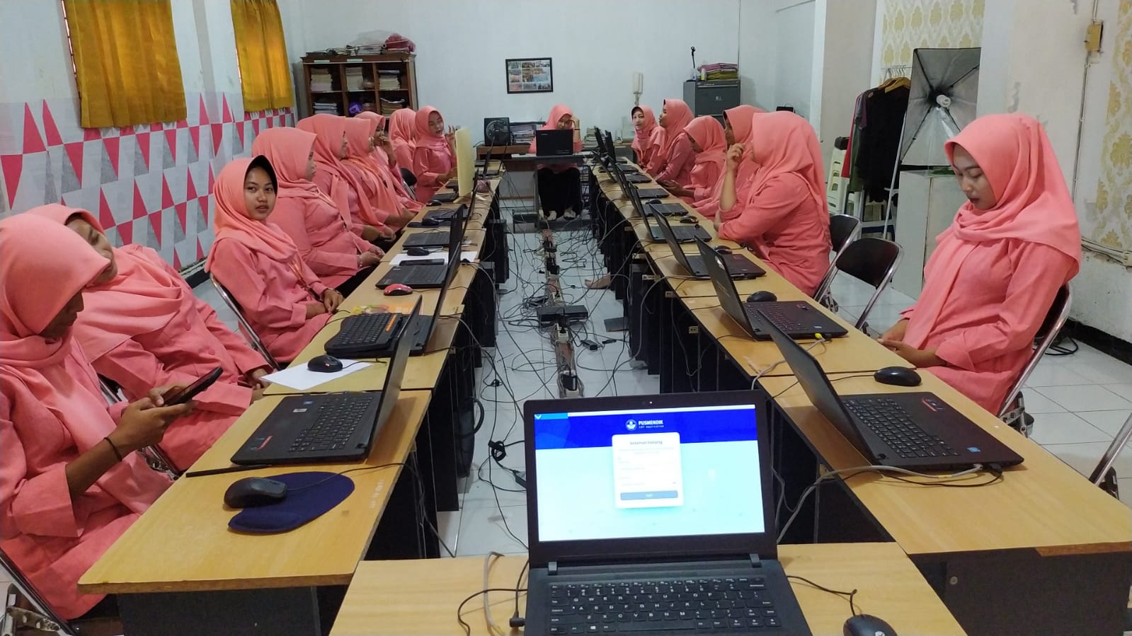 Laboratorium Komputer 2